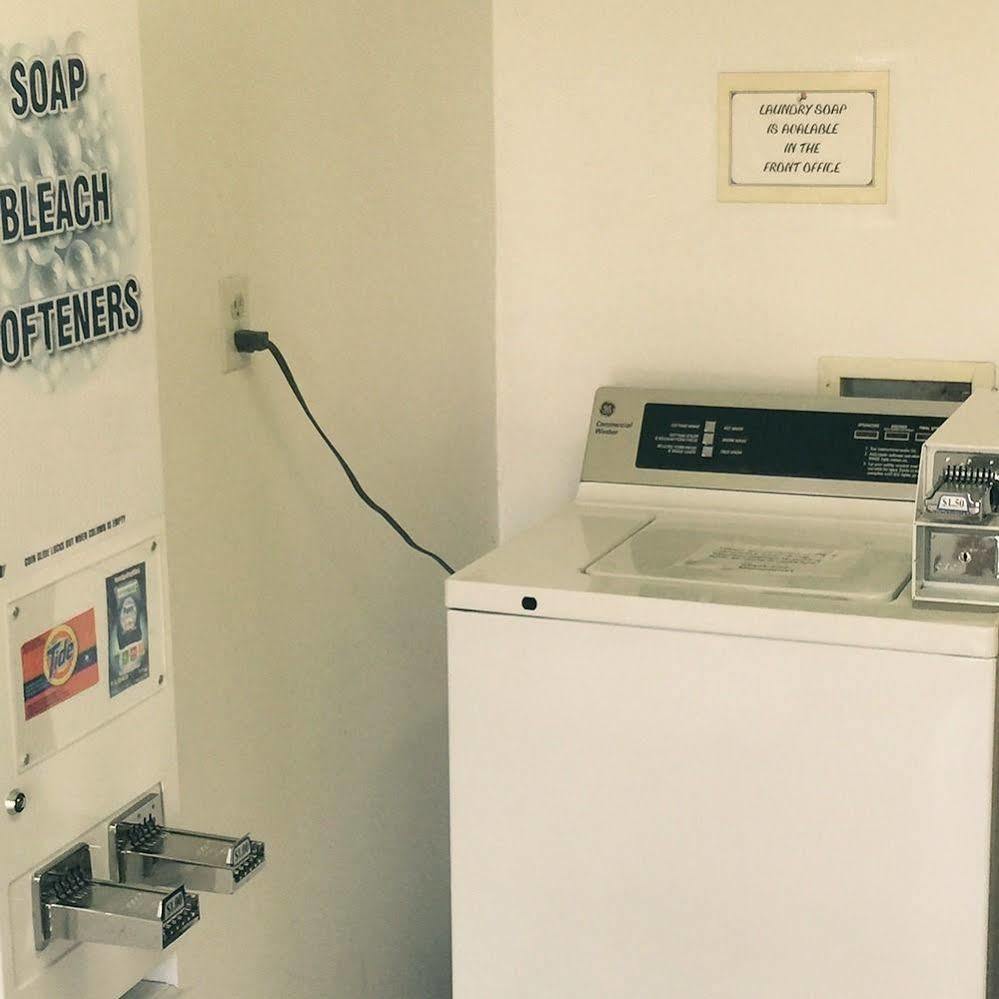 Whispering Sands Motel Hanksville Εξωτερικό φωτογραφία